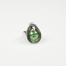 Cargar imagen en el visor de la galería, Anillo lágrima resina
